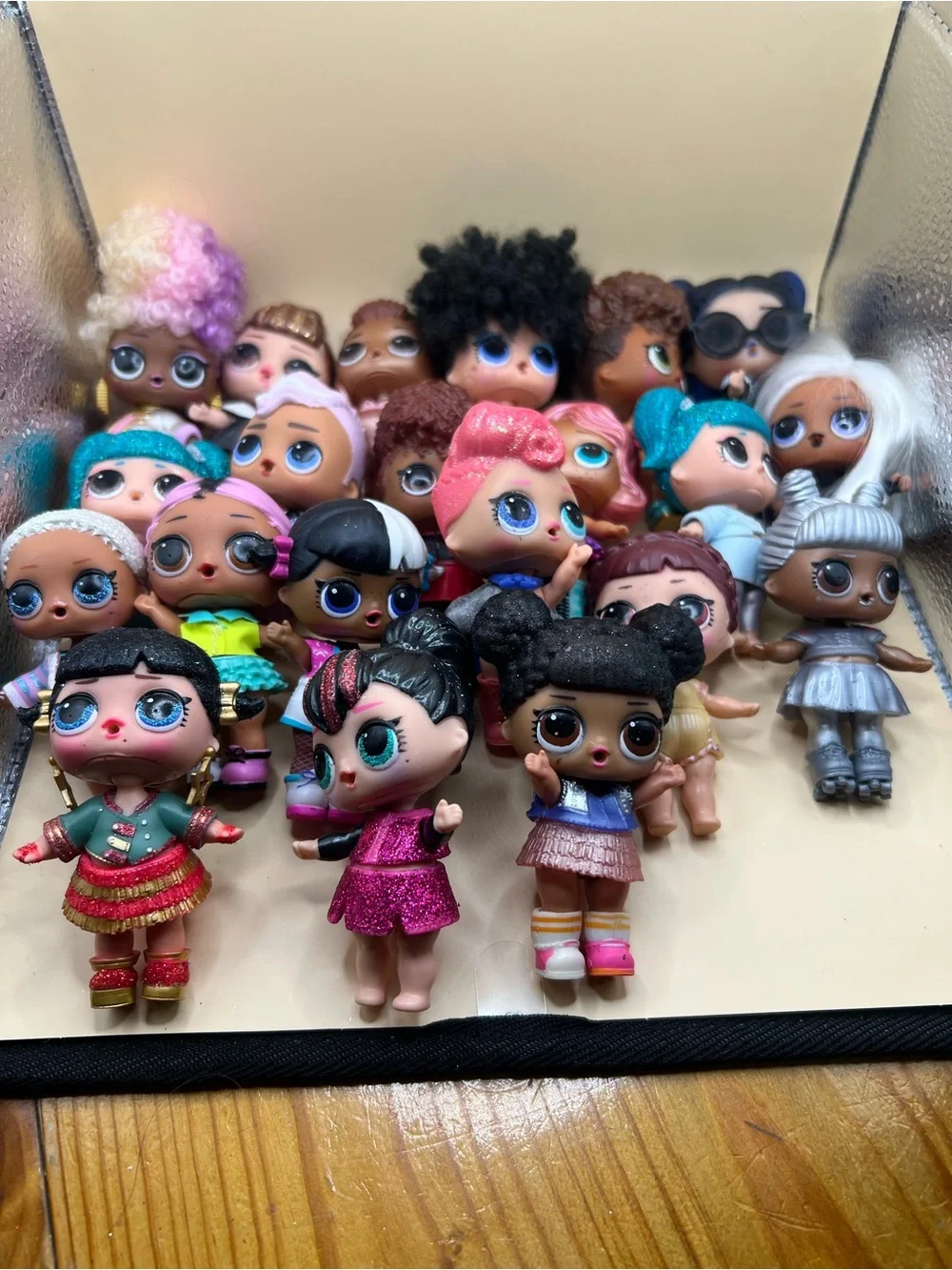 LOL Surprise Dolls Assorted Mini Figures - Mixed Colors HUGE LOT